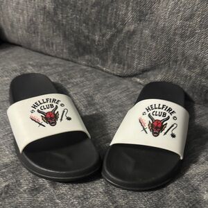 Stranger Things Hellfire Club Black and White Sandals Men’s 6-7 Women’s 7-8